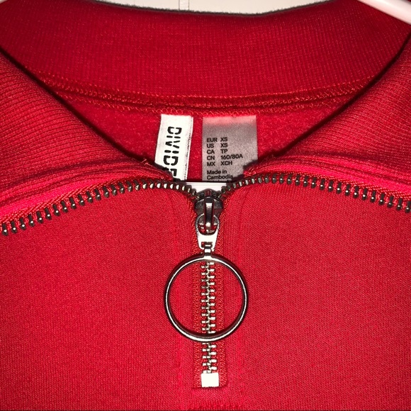 cropped red sweater - Picture 3 of 4